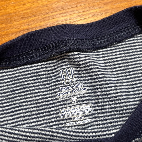 Gap Kids Pinstripe Short Sleeve Pajama Set Navy Blue White 10 - Picture 2 of 2